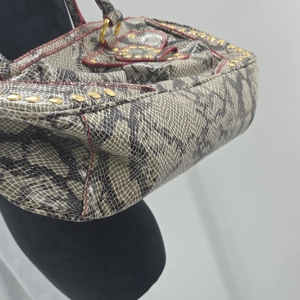 Elegant Snakeskin Patterned Handbag